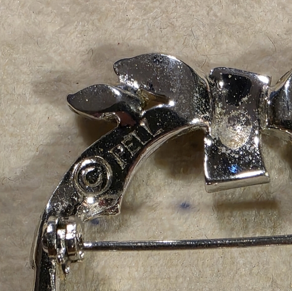 Vintage Pell Rhinestone Brooch - Picture 4 of 5